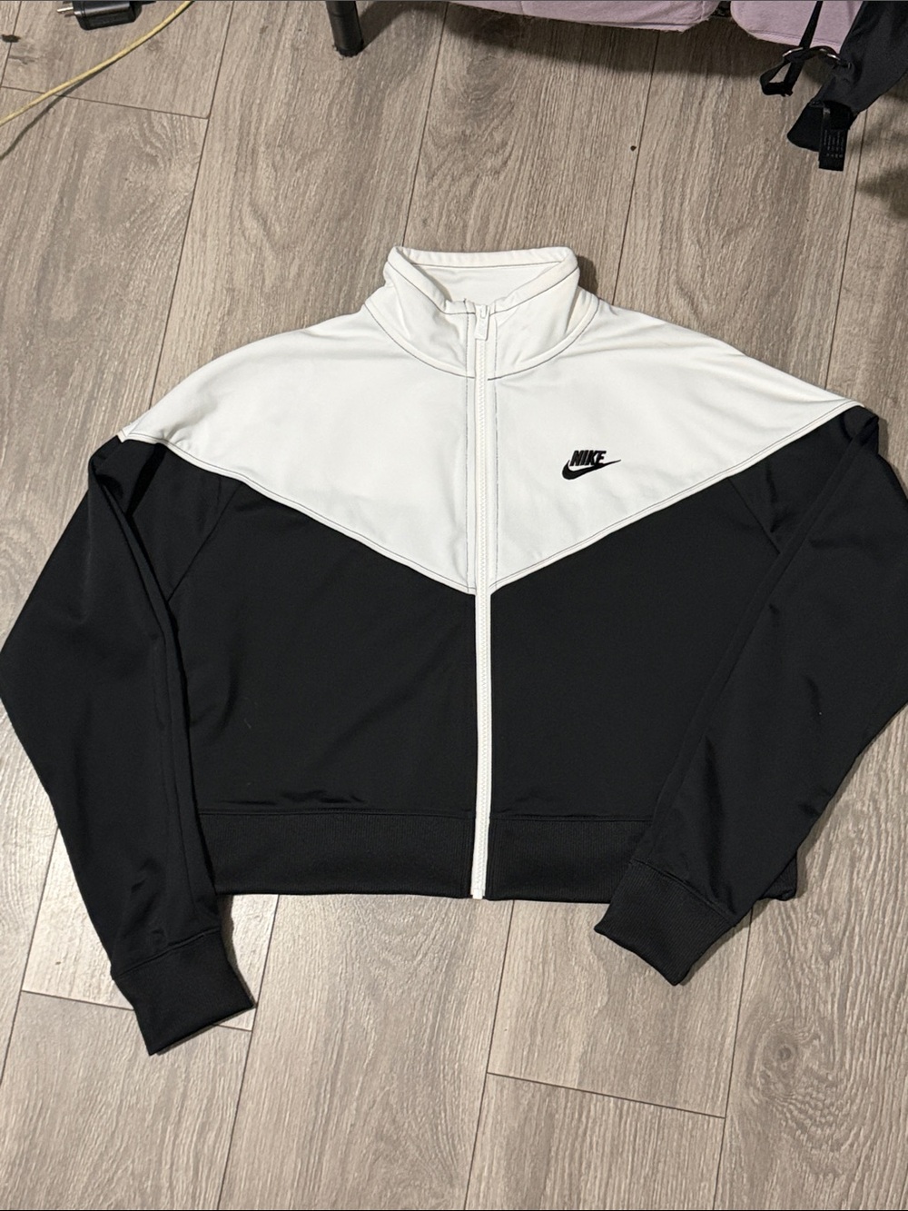 Nike women’s zip up jacket